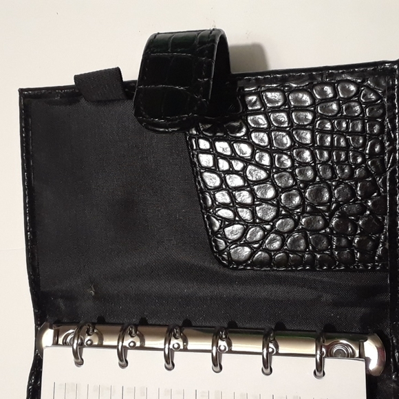 Black 6 ring planner 6.5 x 10.5 with snake style pattern. New never used. $11 - Picture 4 of 7